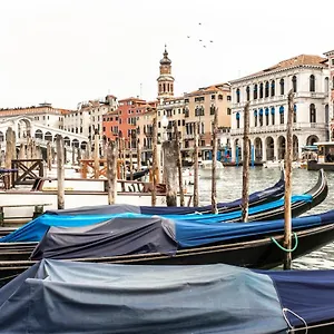 Charming On The Grand Canal R&r Appartamento